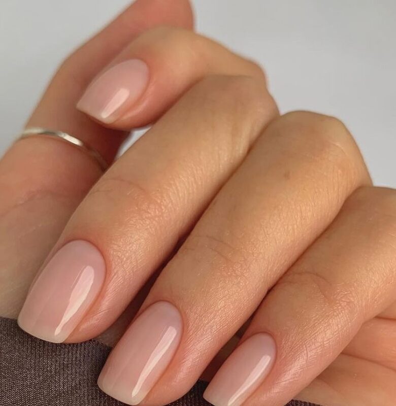 UÑAS MANOS EN GEL